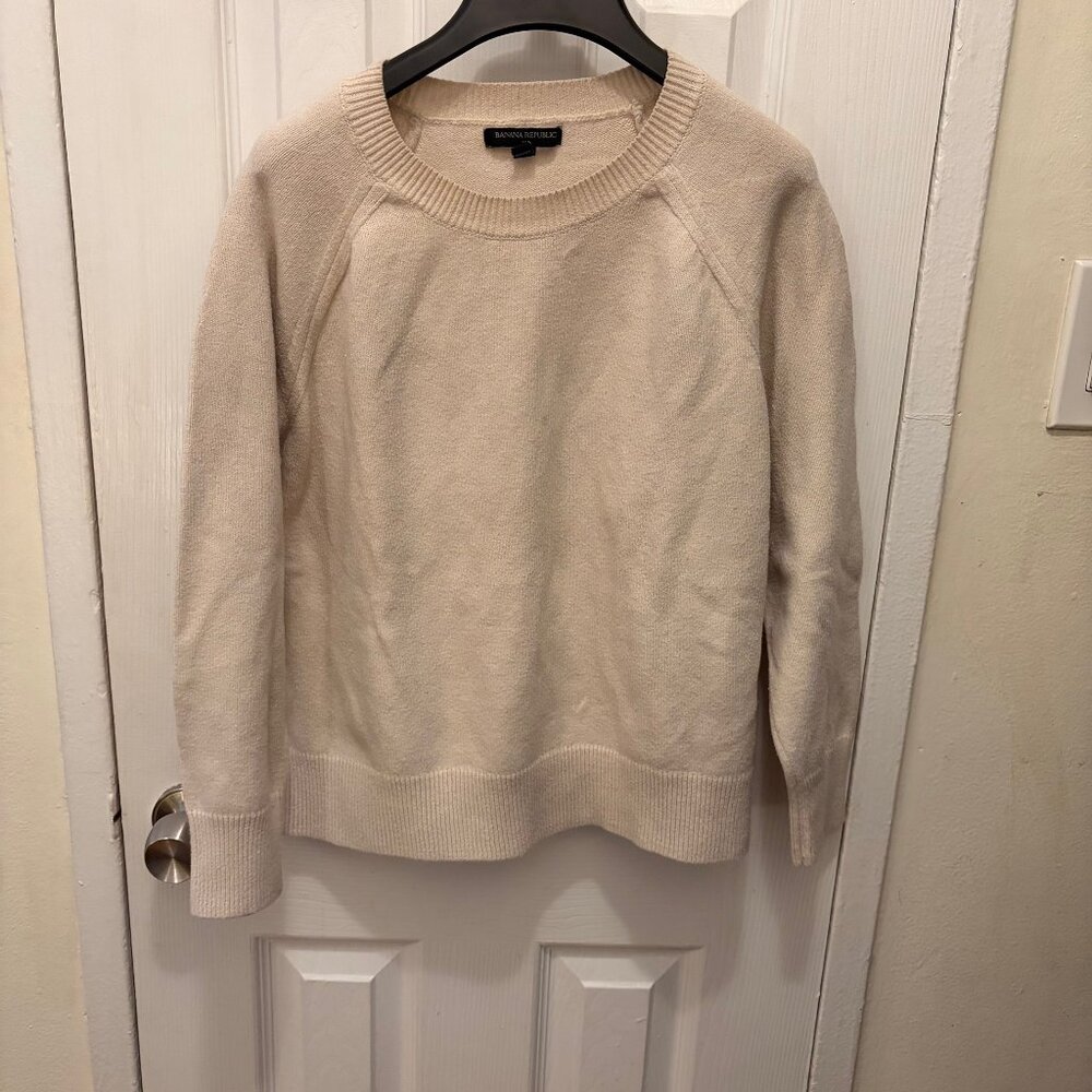 Banana Republic Cream Crewneck Sweater Size L